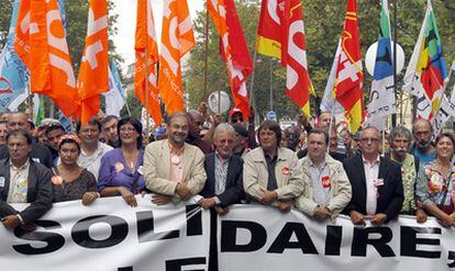 Los principales sindicatos franceses en la cabecera de la manifestación contra el aumento de la edad de jubilación en París.