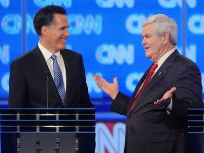 Los candidatos presidenciales republicanos Mitt Romney  y Newt Gingrich en el debate del pasado jueves. 