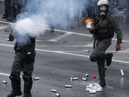 Miembros de la Guardia Nacional de Venezuela reprimen una manifestaci&oacute;n de la oposici&oacute;n el pasado d&iacute;a 13. 