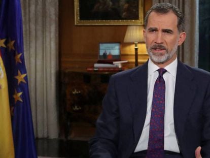 Felipe VI, este lunes durante el discurso de Navidad en el Palacio de La Zarzuela. En vídeo, el Rey asegura que "la sociedad española tiene una deuda con los jóvenes".