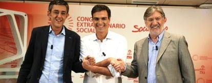 De izquierda a derecha, Eduardo Madina, Pedro Sanchez y Jose Antonio Perez Tapias.