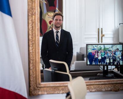 Clement Beaune, ministro francés de transportes, el jueves en su despacho en París