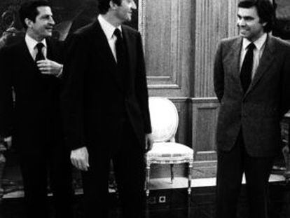 El Rey, Adolfo Su&aacute;rez y Felipe Gonz&aacute;lez, el 24 de febrero de 1981.