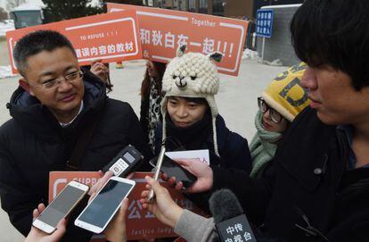 La mujer que ha llevado el caso de la discriminaci&oacute;n homosexual a los tribunales en China. 