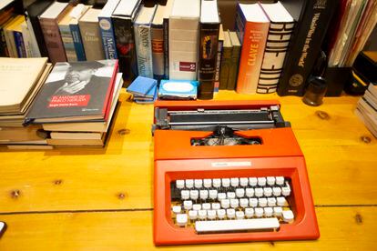 La máquina de escribir Olivetti Lettera 30  de Carlos Fuentes. 