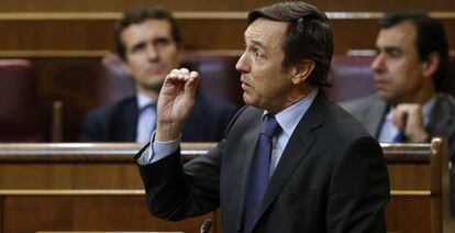 El portavoz del PP, Rafael Hernando, durante su intervención en el pleno del Congreso.