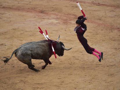 El banderillero Joao Ferreira, ayer durante la tercera corrida de toros de San Fermín 2019. 