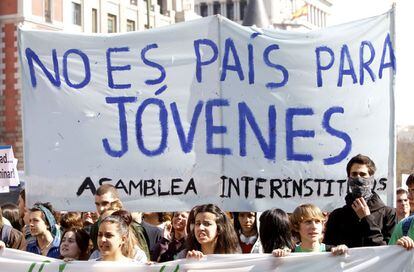 Manifestantes en la calle Alcalá, en Madrid.