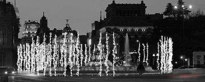 Una recreación de lo que se podrá ver en la Plaza de Cibeles, que pretende emular a estalactitas de hielo.