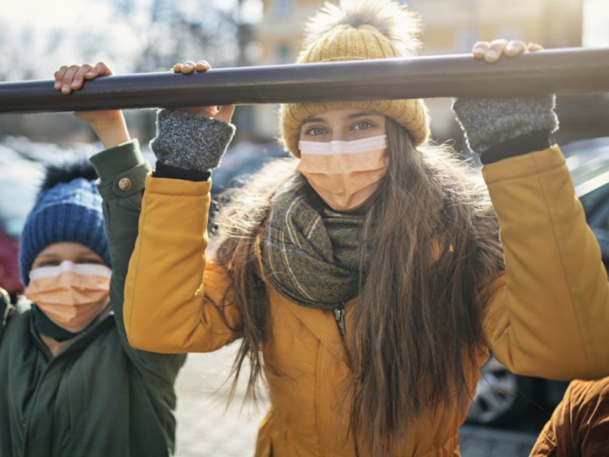 Ropa de niño y adulto para llevar bajo prendas (y seguir haciendo vida al aire con frío) | Escaparate: compras y ofertas | EL PAÍS