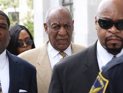 El actor Bill Cosby llega al tribunal de Norristown, Pennsylvania el 7 de julio de 2016.
