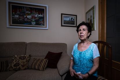 La 'niña de la guerra' Lina Pozuelo, en su casa de Madrid.