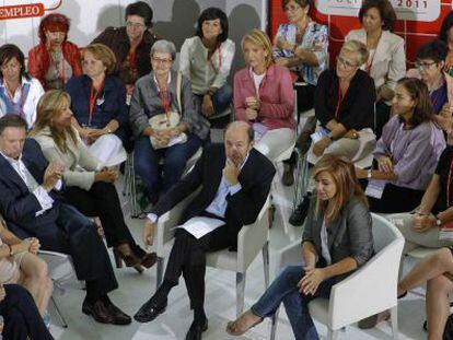 El candidato socialista, Alfredo P&eacute;rez Rubalcaba, en un momento de su intervenci&oacute;n en la conferencia pol&iacute;tica que celebra en Madrid.