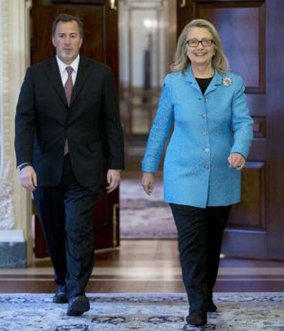 Hillary Clinton junto a su homólogo mexicano, Jose Antonio Meade.