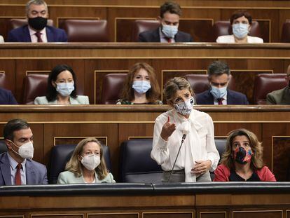 Pedro Sánchez, Nadia Calviño y Yolanda Díaz, el 20 de octubre en el Congreso.