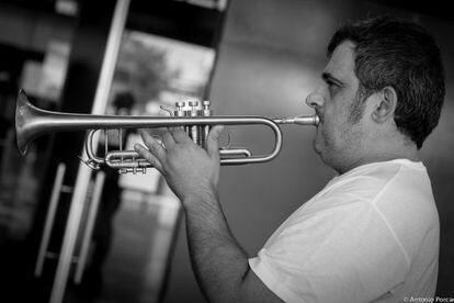 El trompetista Paco Albiol, del grupo Pepet i Marieta.