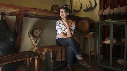 Margarita Sánchez, autora teatral, en la botería de Julio Rodríguez, en Madrid.