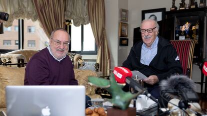 Alfredo Relaño y Vicente del Bosque departen sobre La Quinta de El Buitre.