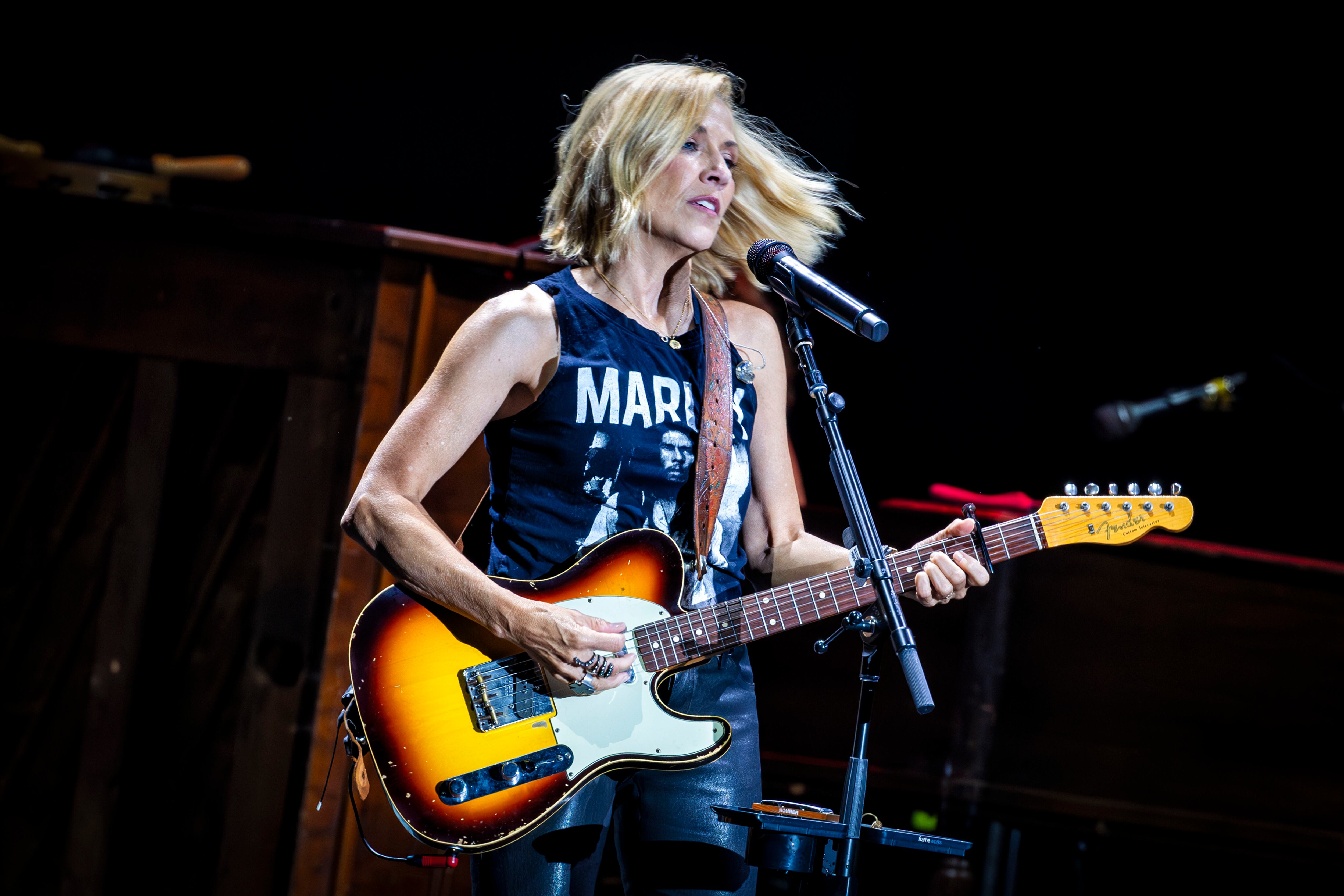 Sheryl Crow solo vino a divertirse: la cantante vuelve a España con un concierto impecable pero sin desgarro
