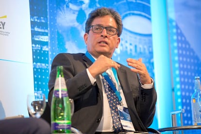 El ahora exministro de Hacienda y Crédito Público de Colombia, Alberto Carrasquilla, en una conferencia en 2019.