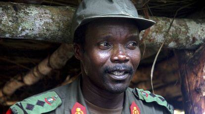 El l&iacute;der del Ej&eacute;rcito de Resistencia del Se&ntilde;or, Joseph Kony, en una foto fechada en julio de 2006, en el norte de Uganda.