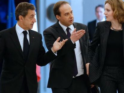 Sarkozy, junto al centrista Jean-Christophe Lagarde  y la vicepresidenta de la UMP, Nathalie Kosciusko-Morizet.