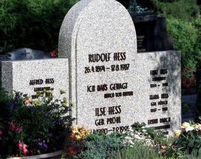 La tumba de Rudolf Hess en Wunsiedel (Alemania) antes de ser desmantelada