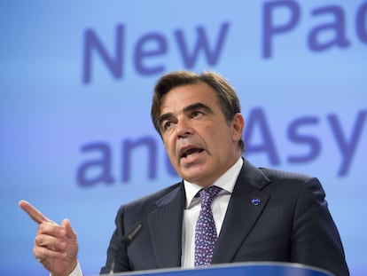 El vicepresidente de la Comisión Europea Margaritis Schinas, durante la rueda de prensa de presentación de la propuesta del pacto migratorio.