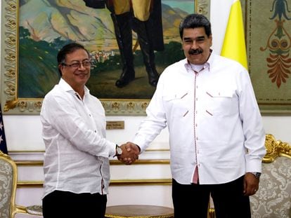 Venezuela's President Nicolas Maduro and Colombia's President Gustavo Petro meet at Miraflores Palace, in Caracas, Venezuela November 1, 2022. REUTERS/Leonardo Fernandez Viloria