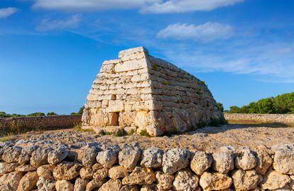 La Naveta des Tudons, emblemático monumento megaítico de Menorca.
