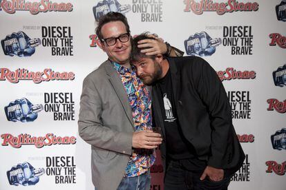 Los comediantes Joaquín Reyes y Raúl Cimas en la premiación del concurso 'Diesel the Next Rock Star'. Reyes hizo parte del jurado y Cimas fue el presentador de la noche.