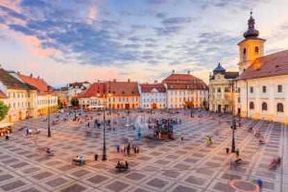 La plaza Grande de Sibiu, en la región rumana de Transilvania.