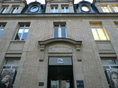 Fachada del Instituto del Radio, el sitio histórico del laboratorio de la física y química francesa Marie Curie.