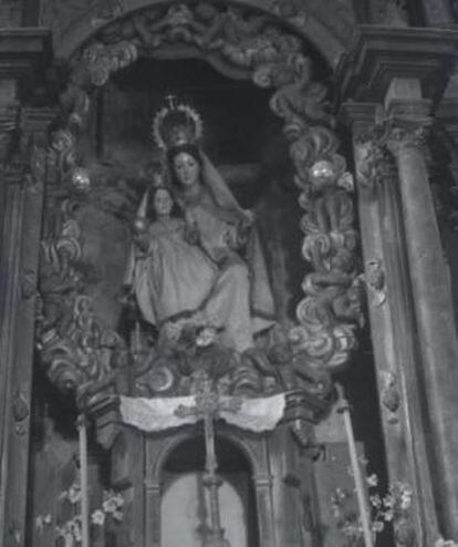 Imagen de la Virgen de O Cebreiro en una foto de José Luis Vega del año 1954 que se conserva en el Arquivo Histórico Provincial de Lugo.