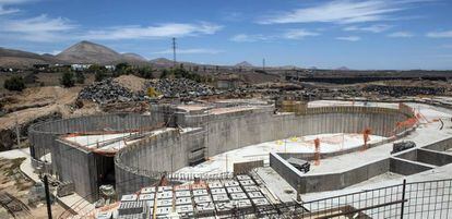 Obra del futuro delfinario del zoológico Rancho Texas, en Tías (Lanzarote).