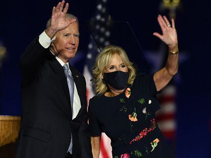 Los Biden, celebrando la victoria electoral en Wilmington, Delaware.