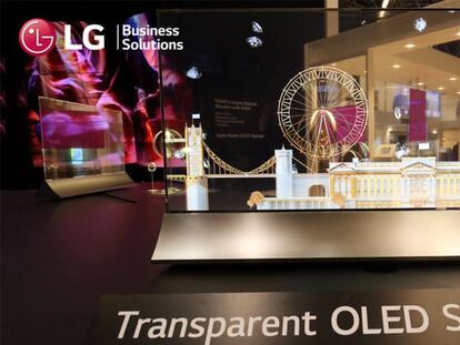 El escaparate del futuro ya es una realidad con las pantallas transparentes de LG