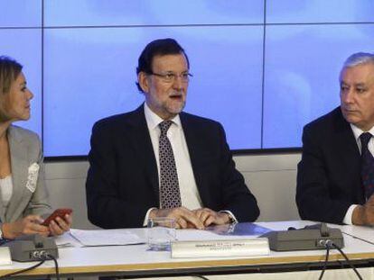 Maria Dolores de Cospedal, Mariano Rajoy y Javier Arenas en el Comit&eacute; Ejecutivo del PP. 