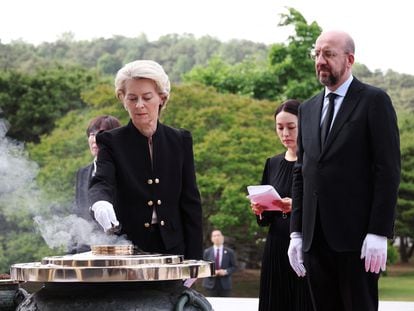 Los presidentes de la Comisión Europea y del Consejo Europeo, Ursula von der Leyen y Charles Michel, el 22 de mayo en Seúl.