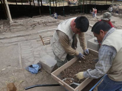 Arqueólogos trabajan en el monumento arqueológico Chavín de Huántar, en el norte de Perú / En vídeo, cómo han sido las tareas del equipo de arqueólogos que trabaja en el monumento (QUALITY-REUTERS)