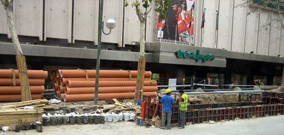 Obras frente al Corte Inglés de Serrano.