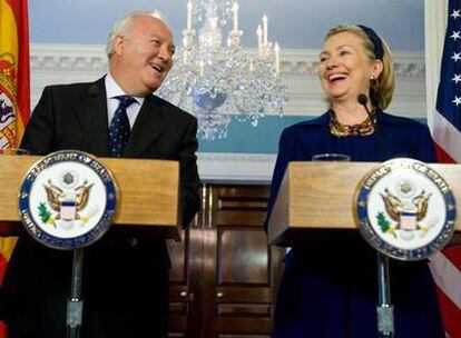 El ministro de Asuntos Exteriores, Miguel Ángel Moratinos, se ha reunido hoy con la secretaria de Estado estadounidense, Hillary Clinton.