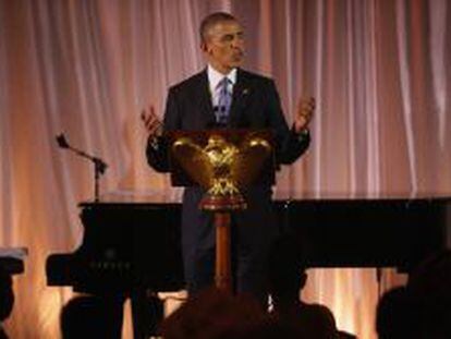 El presidente de los Estados Unidos Barack Obama pronuncia un discurso el martes 5 de agosto de 2014, durante una cena con ocasi&oacute;n de la Cumbre de L&iacute;deres Africanos en el Ala Sur de la Casa Blanca en Washington (EE UU). 