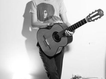 Xoél López demuestra que se puede ser cantautor e <em>indie<em/>
