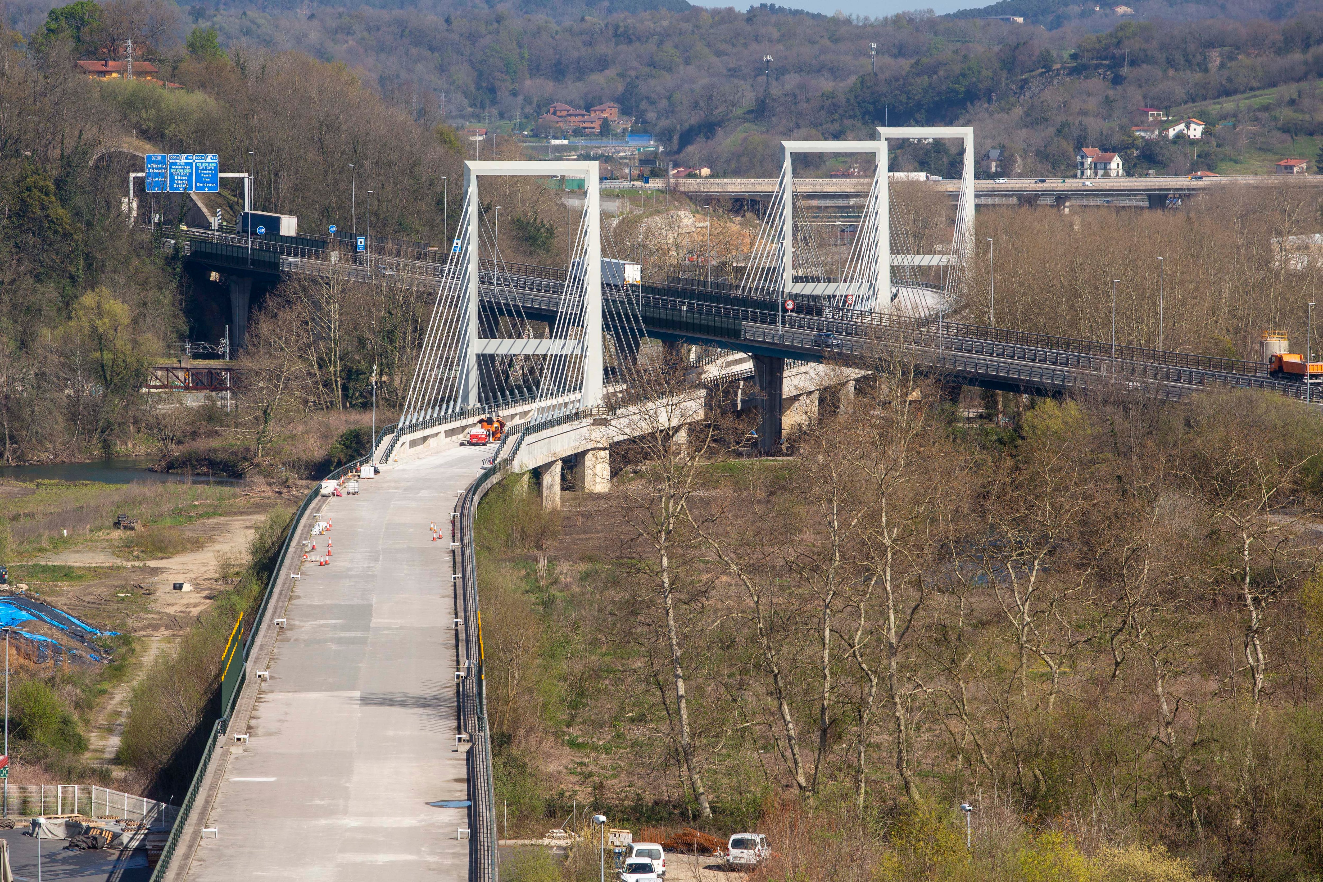 La obra eterna de la alta velocidad en Euskadi: tres décadas de obstáculos entre la política y la orografía