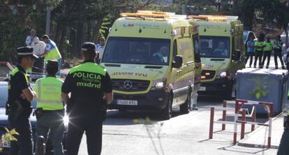 Las ambulancias de Miguel Pajares y Juliana Bohi llegan al Carlos III.