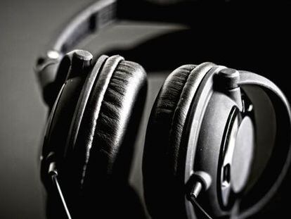 Cómo afecta la música alta a nuestros oídos y cómo limitarla en iPhone y Android