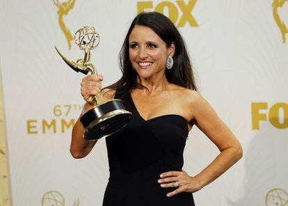 Julia Louis-Dreyfus vuelve a confirmarse como la reina de la comedia por su cuarto Emmy por 'Veep'. Los otros dos fueron por 'Las Aventuras de Christine' y 'Seinfeld', pero en su carrera televisiva aparecen también 'Saturday Night Live' y 'Arrested Development'.