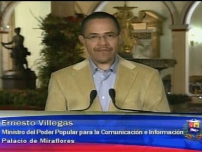 El ministro de Comunicación, Ernesto Villegas, informa del estado de salud de Chávez.