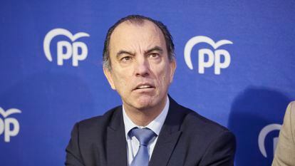 El diputado Carlos García Adanero, durante su reunión con el PP navarro, el  martes en Pamplona.